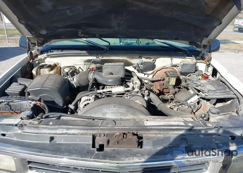 1999 Chevrolet Suburban 1500 Lt from USA, damaged, VIN 1GNEC16R8XJ328609